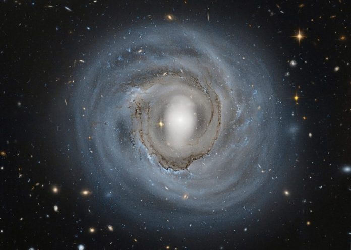 hubble galassia berenice Ngc 4921