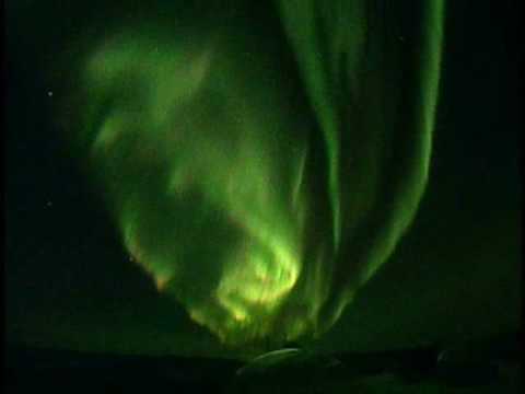 Il segreto delle aurore boreali pulsanti