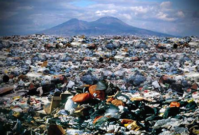 L’emergenza rifiuti si paga in bolletta