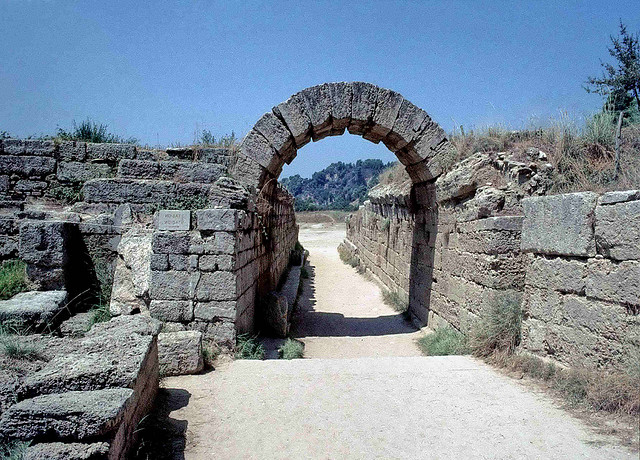 Olimpia distrutta dagli tsunami