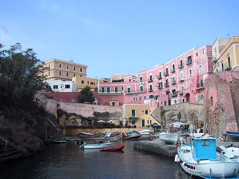 Fermate il tunnel sotto Ventotene