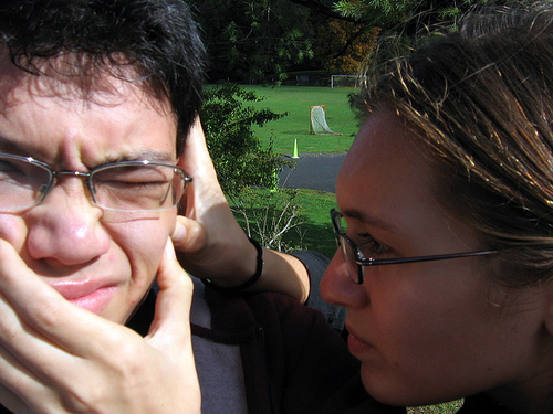 Acne, la cura potrebbe essere virale