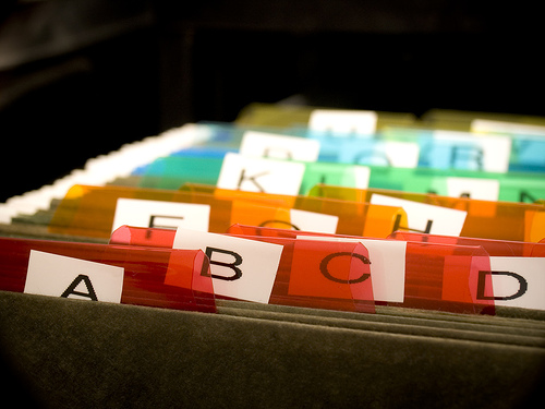 La stupidità che aiuta le aziende