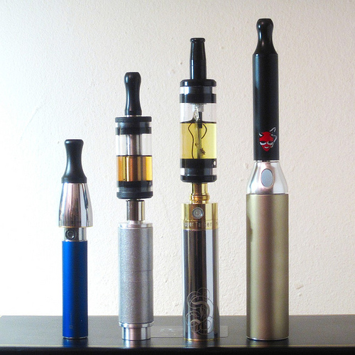 Le e-cigarette fanno davvero smettere di fumare?