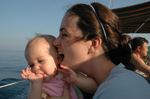 Cosa fa l’odore dei neonati al cervello delle mamme