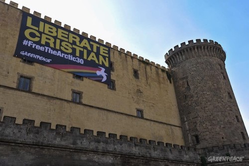 Gli attivisti di Greenpeace ancora in Russia