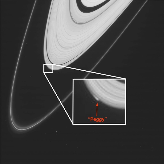 Peggy, una mini luna per Saturno?