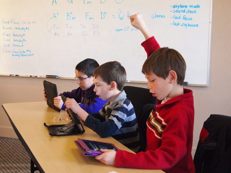 Scuola digitale, come si formano gli insegnanti