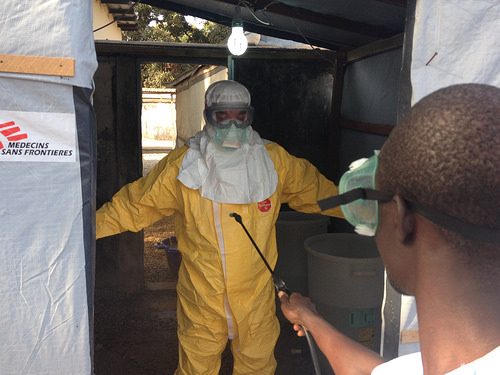 Ebola, ora la Liberia chiude le frontiere