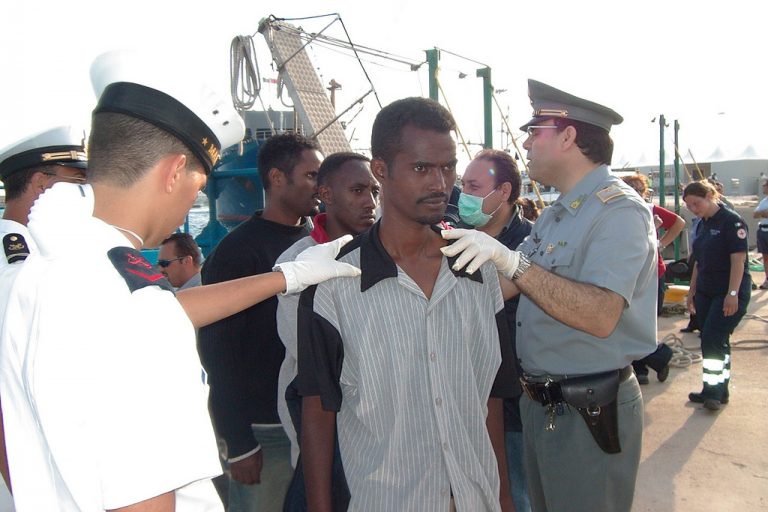 Grillo: siamo davvero a rischio tubercolosi?