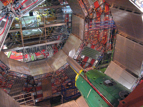 Lhc, due nuove particelle