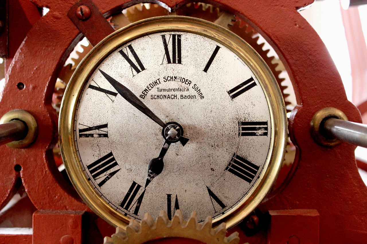 clock-tower-190677_1280.jpg