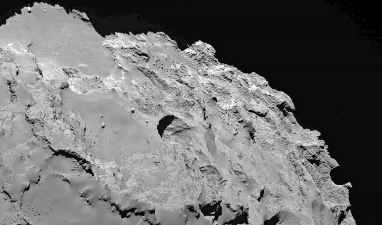 La cometa di Rosetta è piena di “buchi”