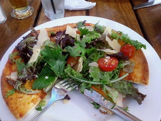 Perché fa male mangiare senza fame