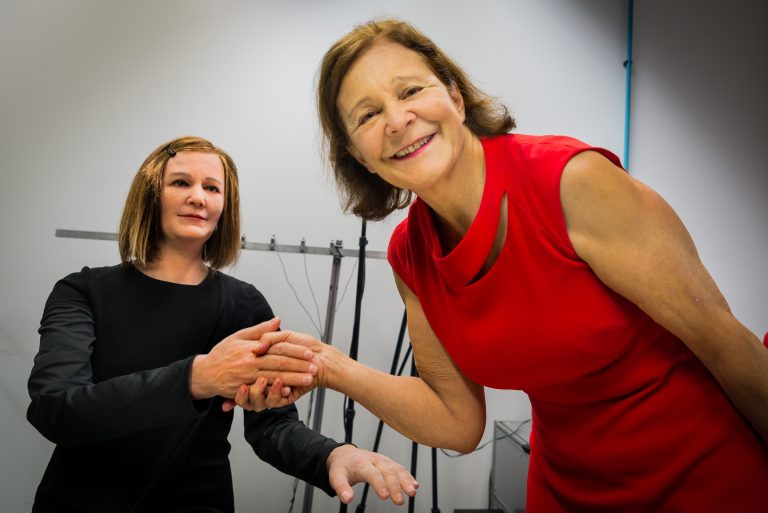 Nadine ed Edgar, i nuovi robot social