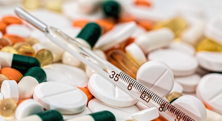 Farmaci: quali portare in vacanza e come conservali