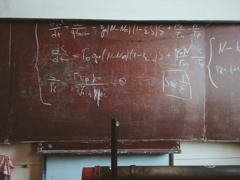 Un milione di dollari per chi sarà in grado di verificare la teoria matematica di Teichmüller