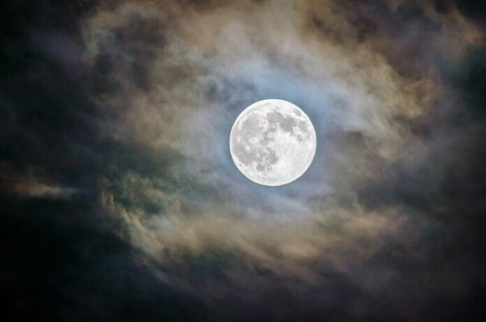luna delle fragole
